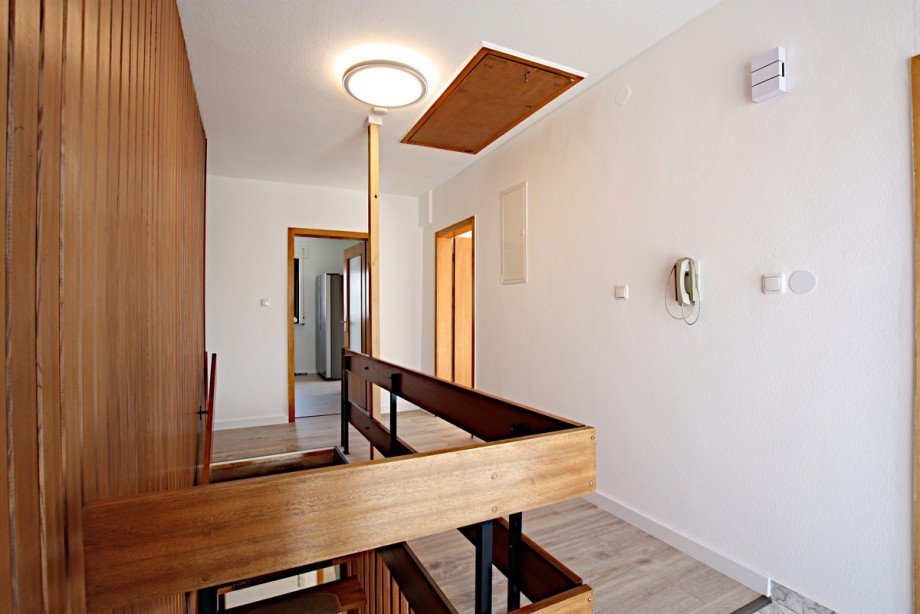 Flur OG Einfamilienhaus Klein-Zimmern