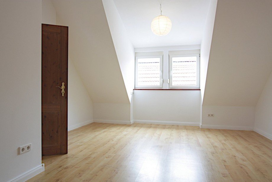 Schlafzimmer 2 DG Mehrfamilienhaus Otzberg