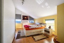Schlafzimmer 3-Zimmer-Maisonette- Wohnung in Gro�-Zimmern mit TG-Stellplatz.