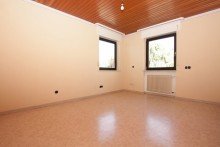 Kinderzimmer EG **Freistehendes Einfamilienhaus mit Einliegerwohnung, Garage und Carport.**