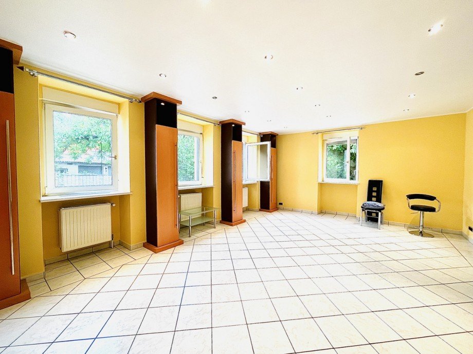 Wohnzimmer EG Mehrfamilienhaus M�hlheim am Main