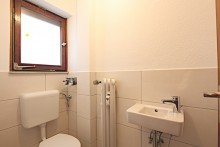 G�ste-WC Renovierte 3-Zimmer-Wohnung im Komponistenviertel