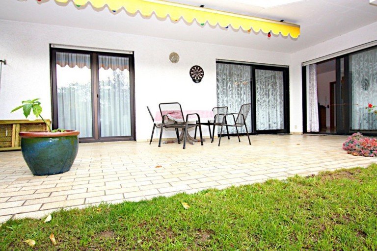 Terrasse Gro�-Zimmern Erdgeschosswohnung **Gem�tlichkeit ist Trumpf: Erdgeschosswohnung in Feldrandlage mit Terrasse und Au�en- und Innenkamin**