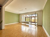 Bild (38e4daa3af1681a88d8506fef0a6edbc): Reihenendhaus mit Wintergarten, Garage und ausgebautem Dachstudio - sofort bezugsfrei