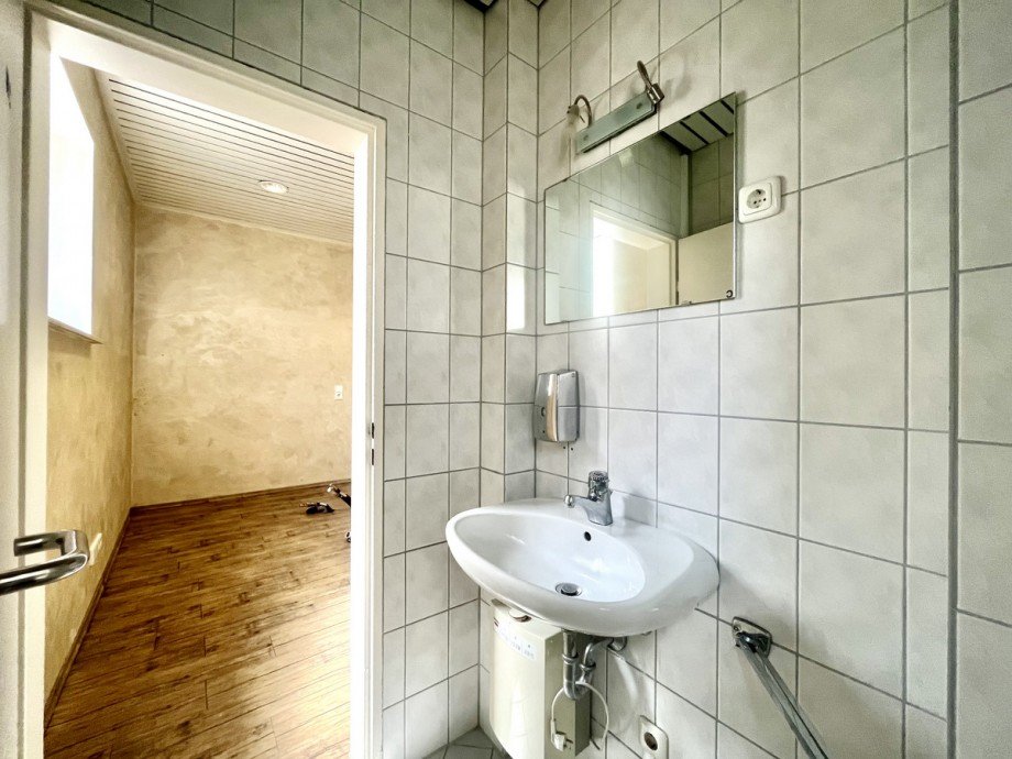 WC B�rofl�che Reinheim