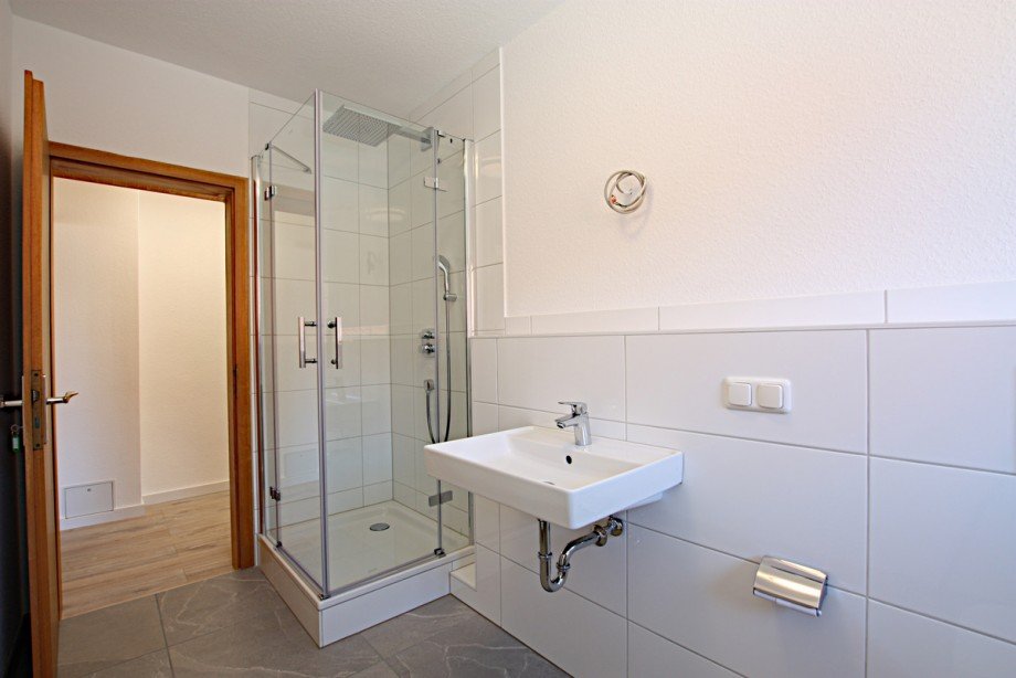 Bad OG Einfamilienhaus Klein-Zimmern