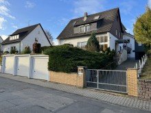 Stra�enseite Renovierungsbed�rftiges Ein- Zweifamilienhaus mit Fernblick in Ro�dorf