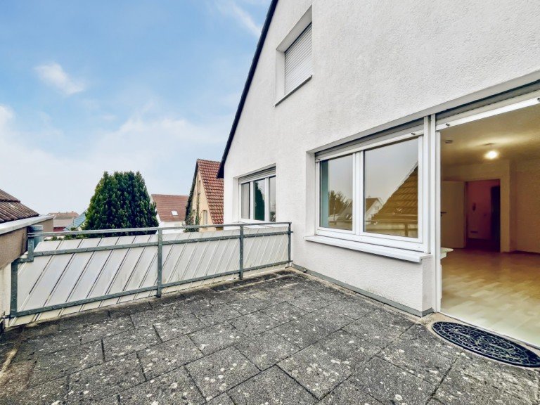 Terrasse Reinheim Etagenwohnung 3-Zimmer-Wohnung mit uneinsehbarer Dachterrasse in Reinheim