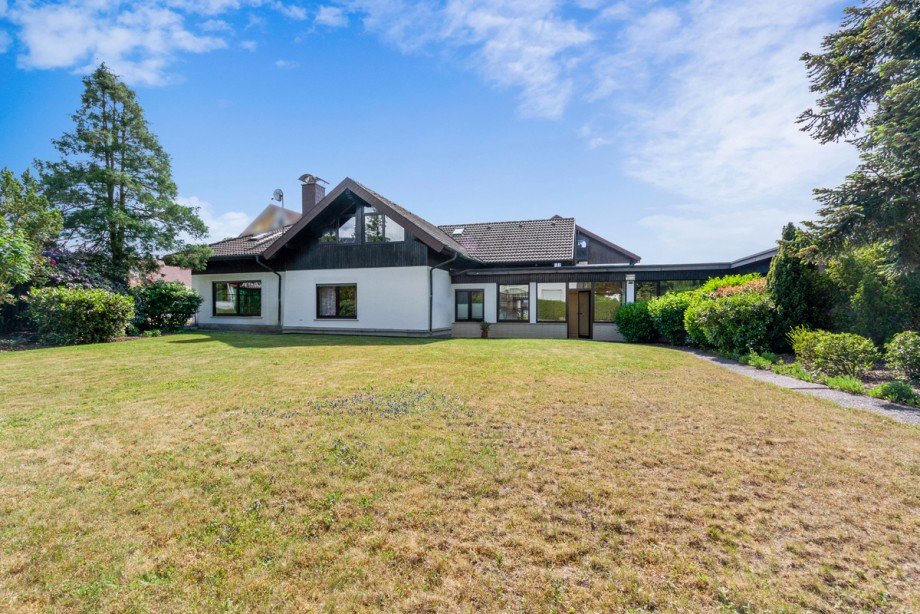 Gartenseite Einfamilienhaus Sulzbach