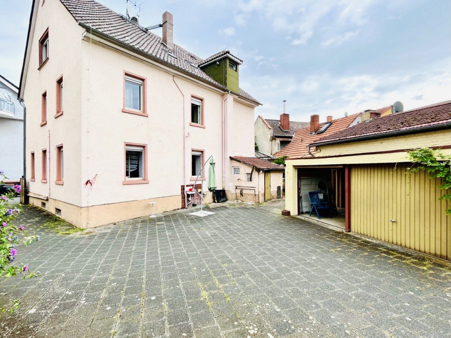 Hofseite Mehrfamilienhaus M�hlheim am Main