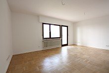 Wohnzimmer Renovierte 3-Zimmer-Wohnung im Komponistenviertel