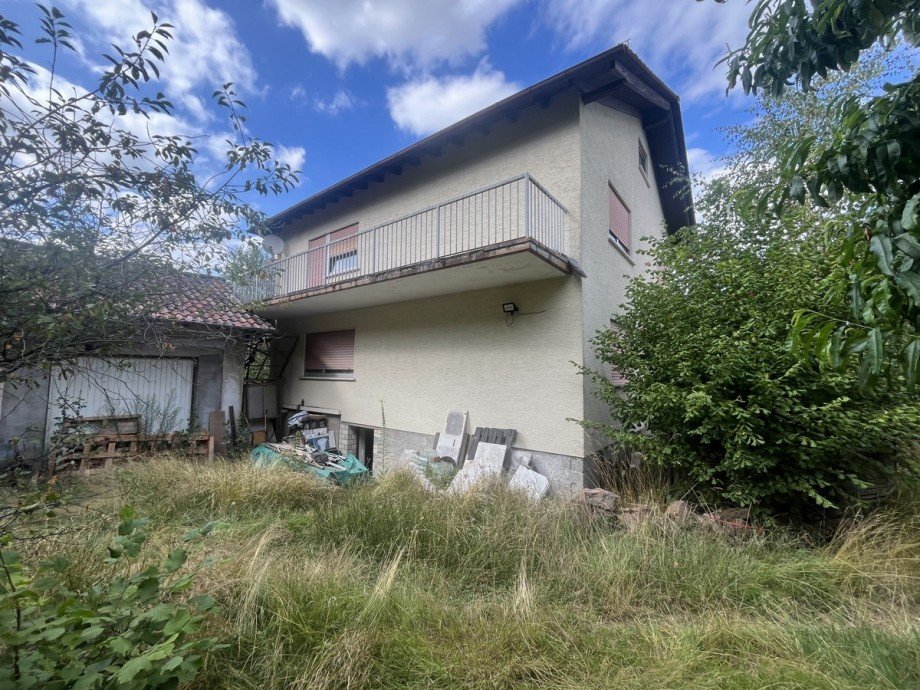R�ck-/Gartenseite Zweifamilienhaus Hasselroth-Neuenha�lau