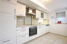 K�che **Geborgenheit ist Trumpf... 3-Zimmer-Wohnung im Souterrain eines top gepflegten Wohnhauses**