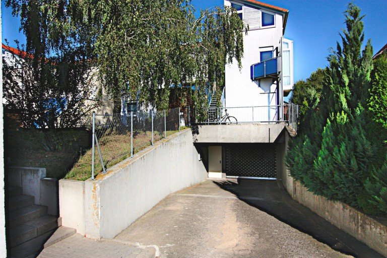 Zufahrt Gro�-Zimmern Sonstiges Im Winter eisfrei und im Sommer k�hl: Tiefgaragenstellplatz in gepflegter Wohnanlage