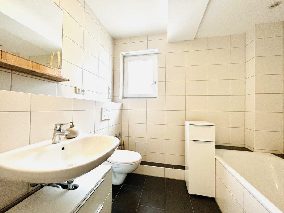 Bad Erdgeschosswohnung Gro�-Zimmern