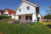 Gartenseite Freistehendes Einfamilienhaus auf sonnigem Grundst�ck mit Garage- frisch renoviert