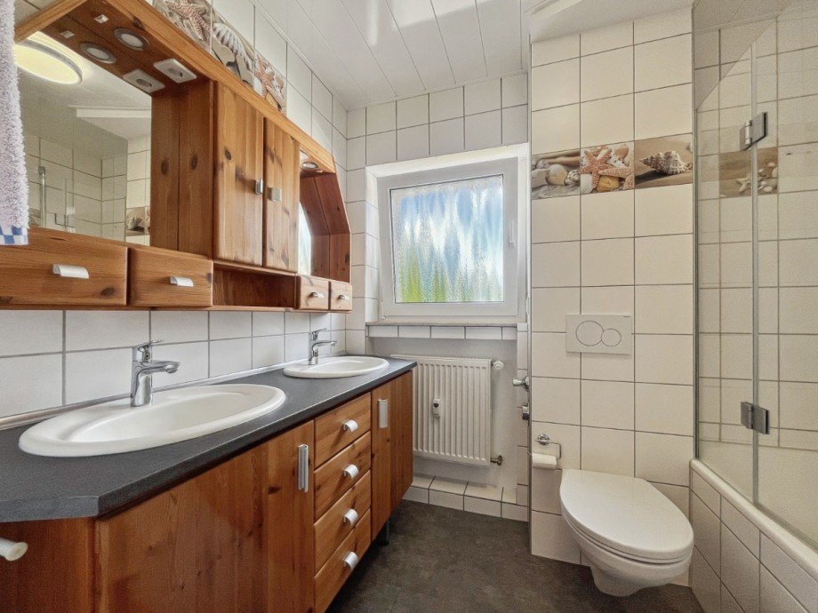 Bad mit Fenster Etagenwohnung Gro�-Zimmern