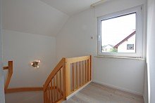Flur OG Freistehendes Einfamilienhaus auf sonnigem Grundst�ck mit Garage- frisch renoviert