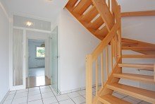 Eingang Freistehendes Einfamilienhaus auf sonnigem Grundst�ck mit Garage- frisch renoviert