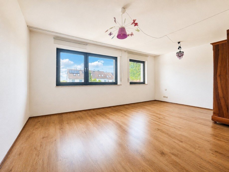 Schlafzimmer OG Reihenendhaus Klein-Umstadt