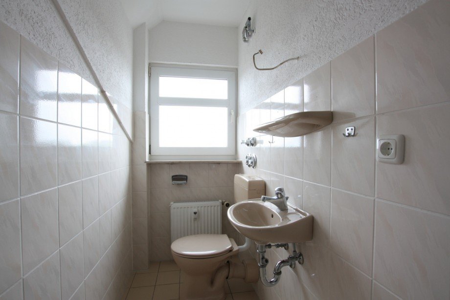 G�ste-WC Dachgeschosswohnung Gro�-Zimmern