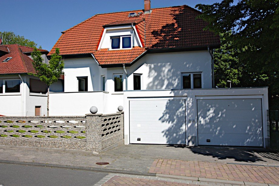 Ansicht mit Garage Einfamilienhaus Reinheim