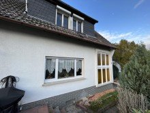 Fassade Renovierungsbed�rftiges Ein- Zweifamilienhaus mit Fernblick in Ro�dorf