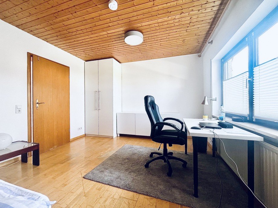 Schlafzimmer 1 Dachgeschosswohnung Gro�-Zimmern