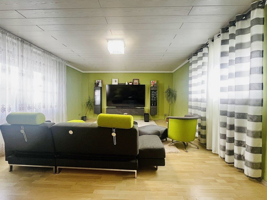 Wohnzimmer OG Mehrfamilienhaus Gro�-Umstadt