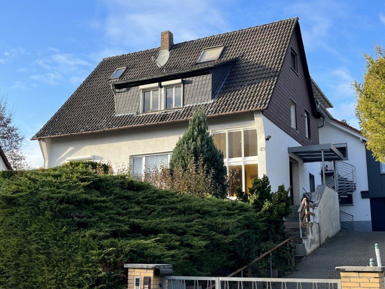 Ansicht Ro�dorf Einfamilienhaus Renovierungsbed�rftiges Ein- Zweifamilienhaus mit Fernblick in Ro�dorf