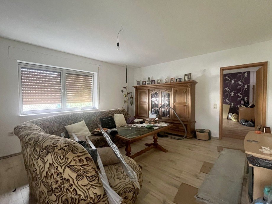 Zimmer OG Zweifamilienhaus Hasselroth-Neuenha�lau
