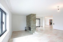 Wohnbereich **Gem�tlichkeit ist Trumpf: Erdgeschosswohnung in Feldrandlage mit Terrasse und Au�en- und Innenkamin**