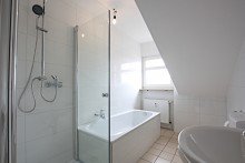 Badezimmer Wohn(T)raum f�r junge Paare und Singles in Gro�-Zimmern