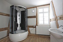 Bad mit Erlebnisdusche Sanierterr Altbau in zentraler Lage n�he Marktplatz -  mit Baugenehmigung f�r Erweiterung/Ausbau