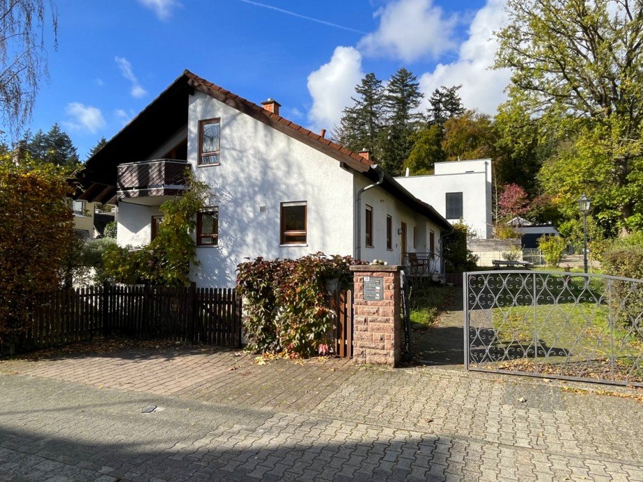 Ansicht Stra�enseite Einfamilienhaus M�hltal