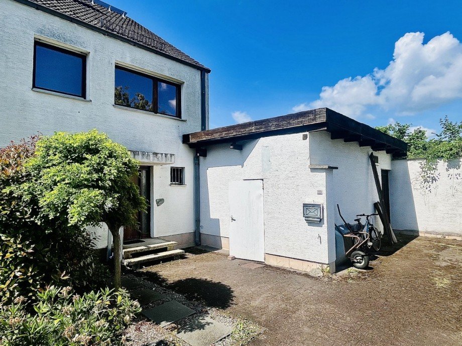 Eingangsseite Reihenendhaus Klein-Umstadt
